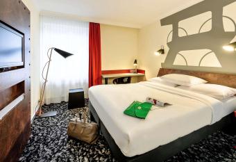Hotel am Schlosspark Herten allows 18 year olds to book a room