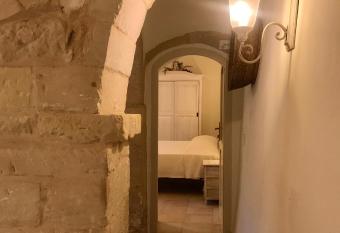 Domo Antiga Guest Rooms has Balcony rooms