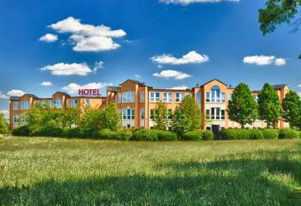 Grunau Hotel allows 18 year olds to book a room