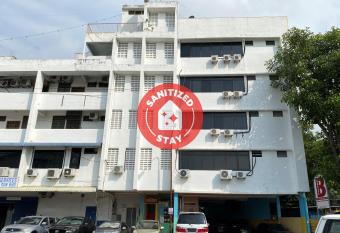 OYO 89540 B Hotel Penang allows 18 year olds to book a room