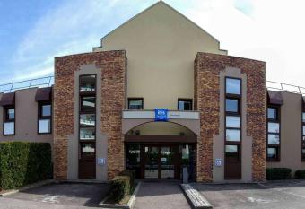 ibis budget Annemasse Geneve allows 18 year olds to book a room