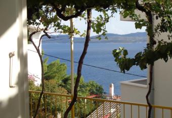 APARTMAN ZORAN MARUSIC has Balcony rooms