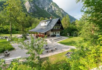 Holiday House Destina - Lake Bohinj has Balcony rooms
