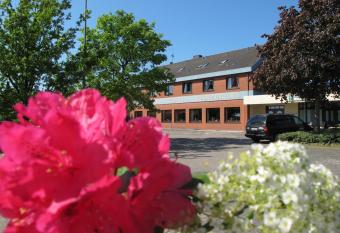 ReVital & Wohlf  hlhotel Steimker Hof allows 18 year olds to book a room