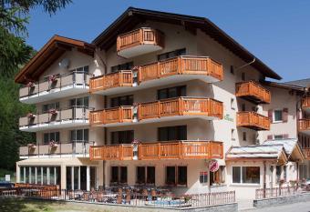 Hotel Monte-Moro allows 18 year olds to book a room