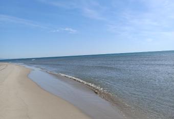 100 metros de la playa has Balcony rooms