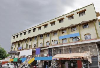 Flagship 72468 Hotel Govindam allows 18 year olds to book a room