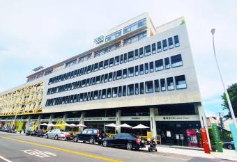 Comin  Place has Balcony rooms