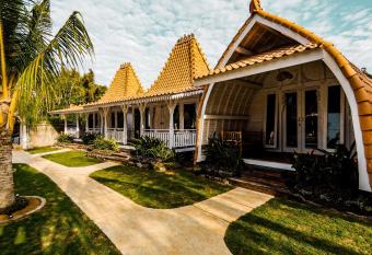 Elysium Bingin has rooms with a private hot tub