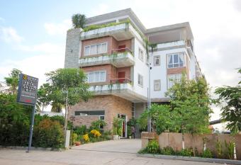 Sethy Boutique Hotel has Smoking/Balcony rooms