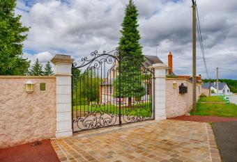 Chambre d h  tes de la petite campagne allows 18 year olds to book a room