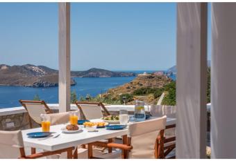 Pasithea Deluxe has Balcony rooms