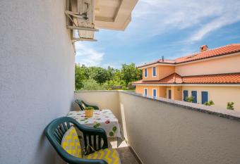 Apartment Mira 3 has Balcony rooms