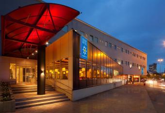 Egon Hotel Hamburg City allows 18 year olds to book a room