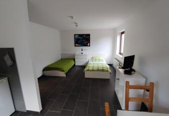 Ferienwohnung Kerstin Grambow allows 18 year olds to book a room