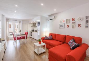 Aire del Mar has Balcony rooms