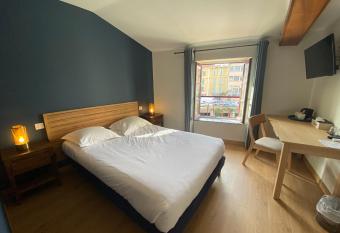 Le Miredames H  tel-Bar has Balcony rooms