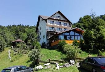 Vila Rina has Balcony rooms