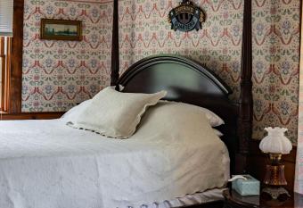 Rugosa Guest House has rooms with a private hot tub