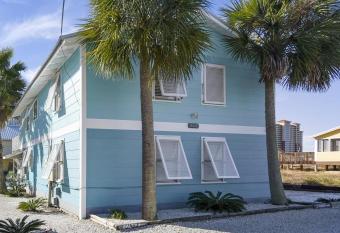 Salty and Sandy has Balcony rooms