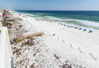 Island Echos 7th Floor Condos has Balcony rooms