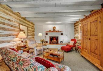 Historic Log Cabin Retreat Near Town on 5 Acres! has Balcony rooms