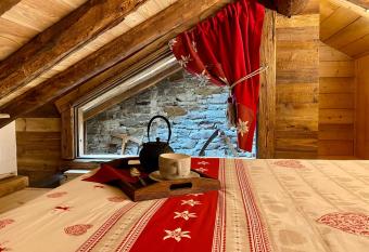 Le Relais du Boucher has Balcony rooms