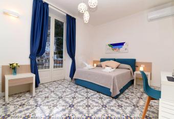 Antica Residenza Amalfitana has Balcony rooms