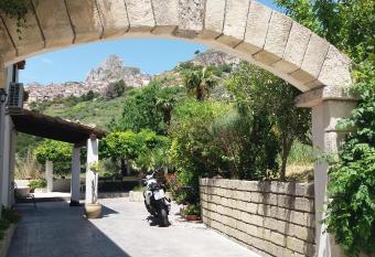 Casa Puccio B&B has Balcony rooms