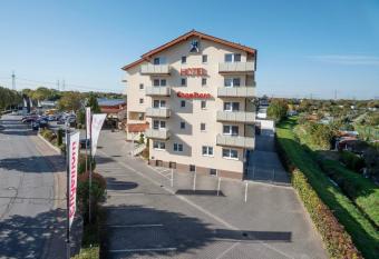 Hotel Engelhorn allows 18 year olds to book a room