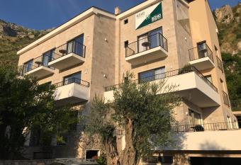 REZEVICI BOUTIQUE VILLA has Balcony rooms