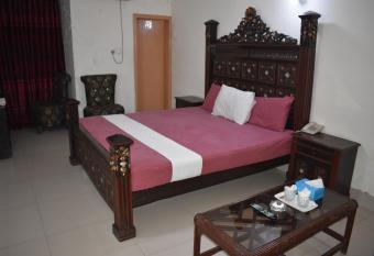 Hotel Basaira allows 18 year olds to book a room