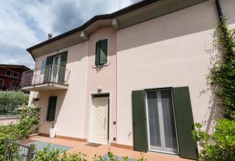 CASAROSABELLA piano terra has Balcony rooms