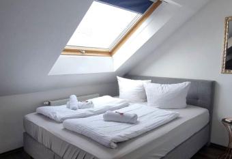 Tulpenoase allows 18 year olds to book a room