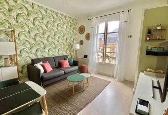 We Sea allows 18 year olds to book a room