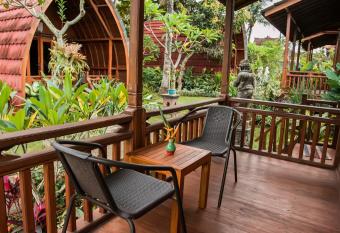 The Dukuh Retreat has Balcony rooms