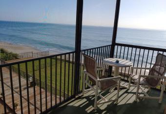 Space Coast Retreat has Balcony rooms