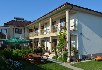Vila Azaleea has Balcony rooms