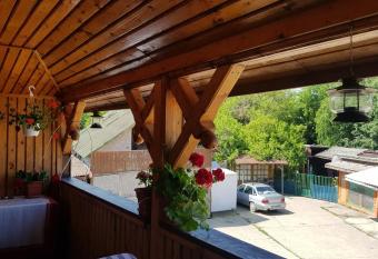 D&M has Balcony rooms