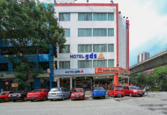 OYO 90101 Gds Hotel Titiwangsa allows 18 year olds to book a room