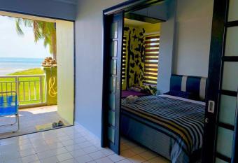 Port Dickson PD Beach Front Homestay has Balcony rooms
