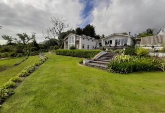 At Cedar Lodge Apartment allows 18 year olds to book a room