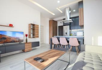 Stay Inn-Apartments on Koghbatsi 16 allows 18 year olds to book a room