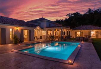 Habitation Saint Charles - H  tel de Charme & Spa has Balcony rooms