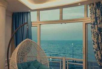 Miramar Boutique Hotel has Smoking rooms