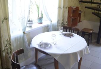                                                                                           allows 18 year olds to book a room