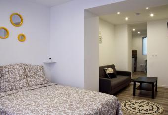 Sweet Kaz allows 18 year olds to book a room