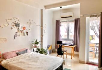 Du Homestay 1 has Smoking/Balcony rooms