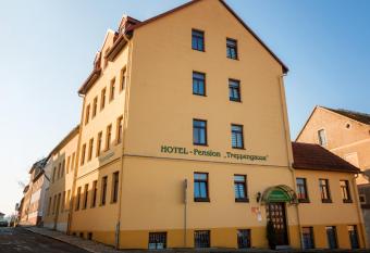 Hotel Pension Treppengasse Nr. 5 allows 18 year olds to book a room