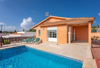 Villa Flor de Lis has Balcony rooms